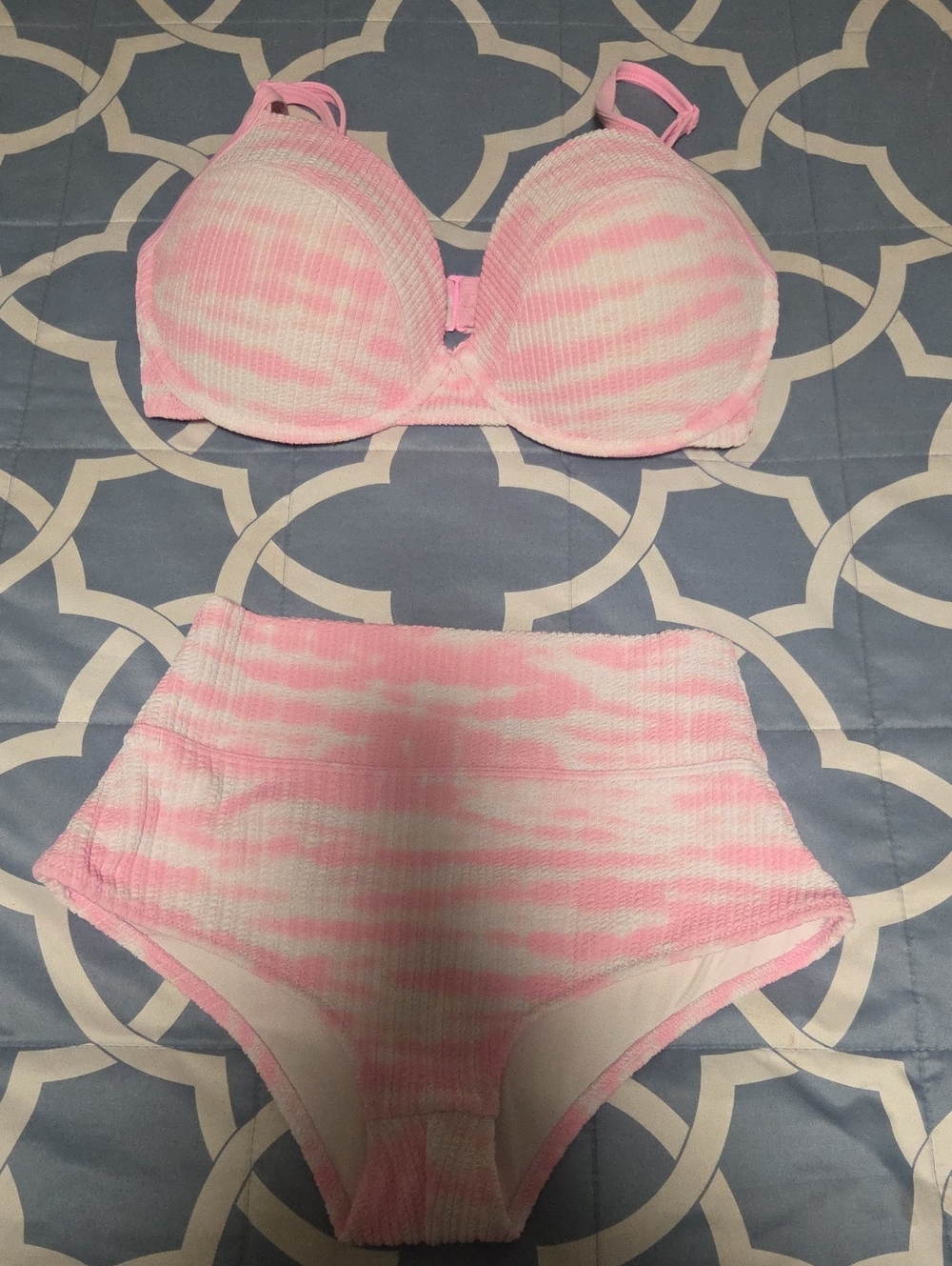 PINK Victoria's Secret Pink & White Ribbed Tie-Dye Bra and High-Waist Brief Set